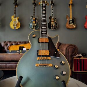 Gibson Les Paul Custom M2M "Special Order" in Antique Pelham Blue 2025