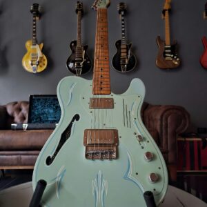 James Trussart Steelcaster Deluxe On Cream Pinstripe Seafoam Green 2025